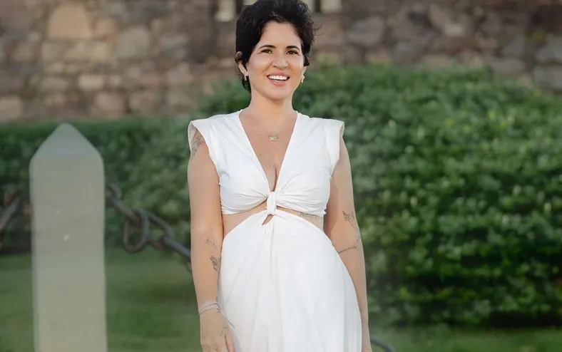 Adriana Oliveira revela bastidores do jornalismo em seu primeiro livro - Imagem