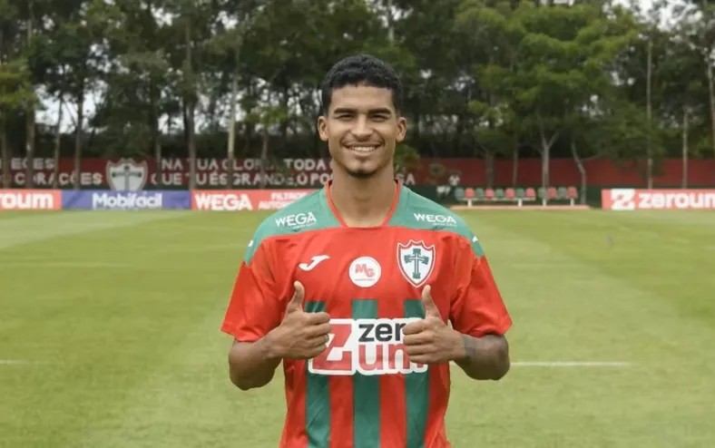 Alvo do Vitória recebe proposta de gigante da Série A e agita janela - Imagem