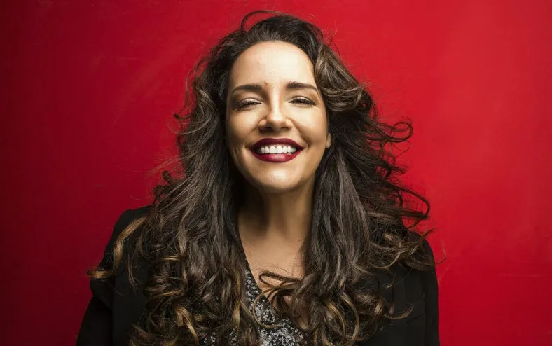 Ana Carolina celebra 25 anos de carreira durante show em Salvador - Imagem