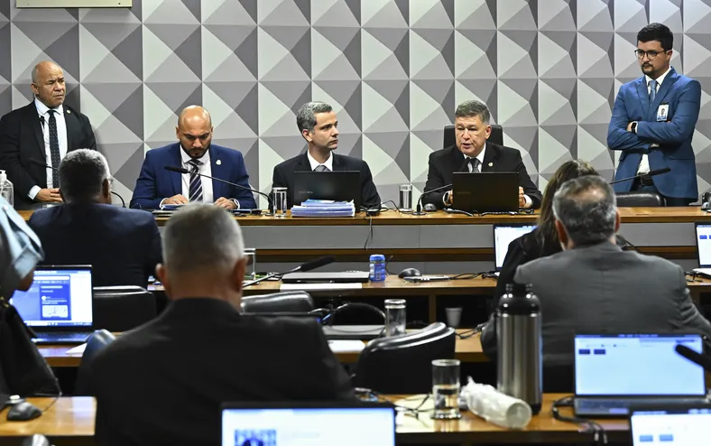 Após revés no STF, relatório da CPMI do INSS deve ser votado na sexta - Imagem