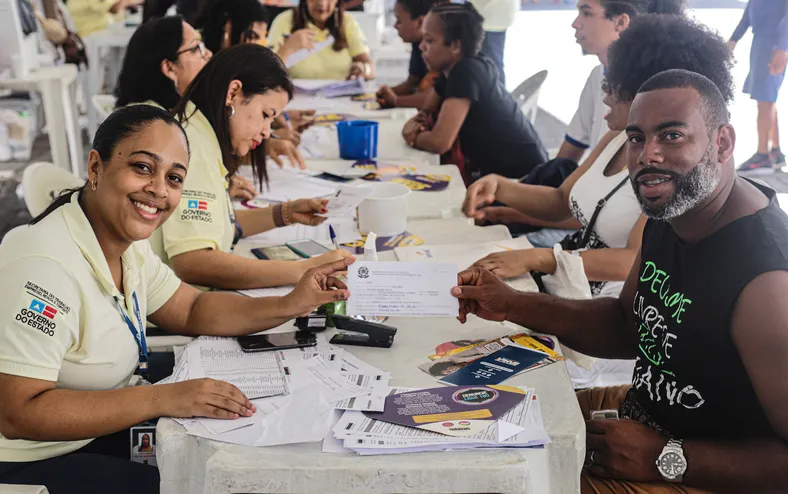 Bahia tem mais de 3,5 mil vagas de emprego em 40 cidades nesta quinta - Imagem