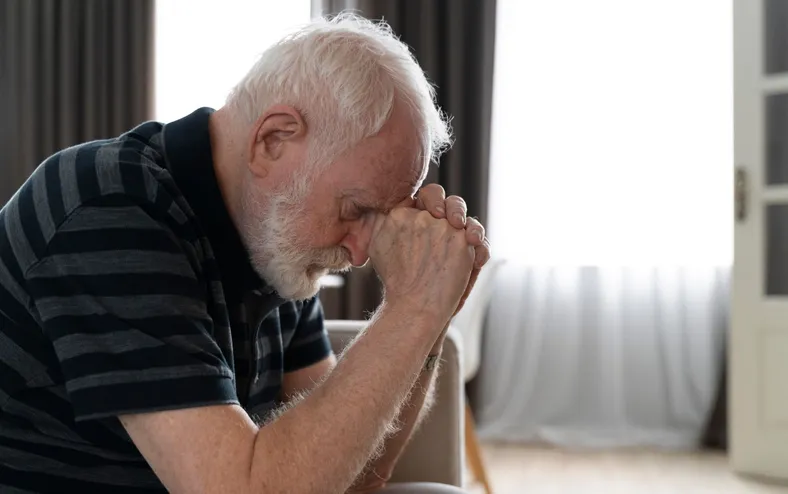 Brasil recebe medicamento contra progressão do Alzheimer; saiba quando - Imagem