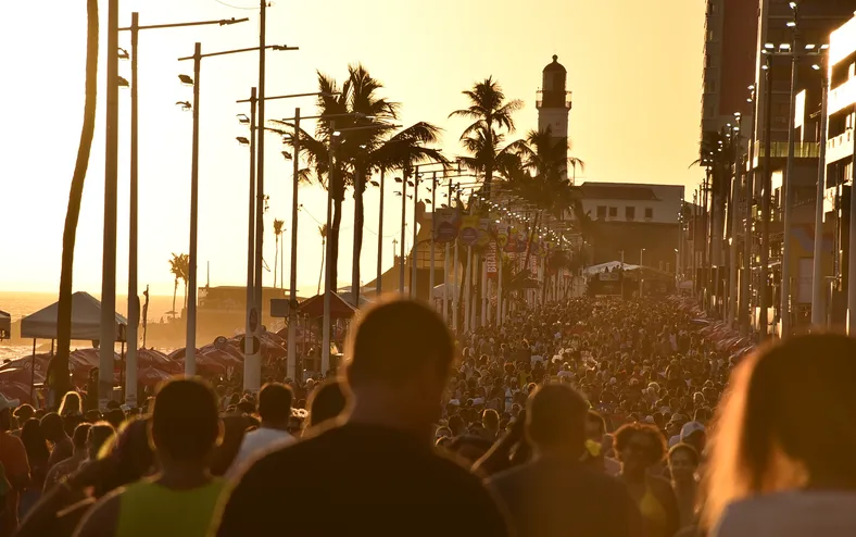 Carnaval da Bahia movimenta R$ 8,1 bilhões e registra 95% de ocupação hoteleira - Imagem