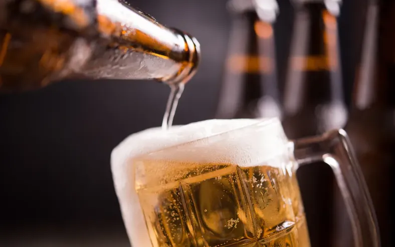 Cerveja pode ser causadora de dores nas articulações; entenda - Imagem