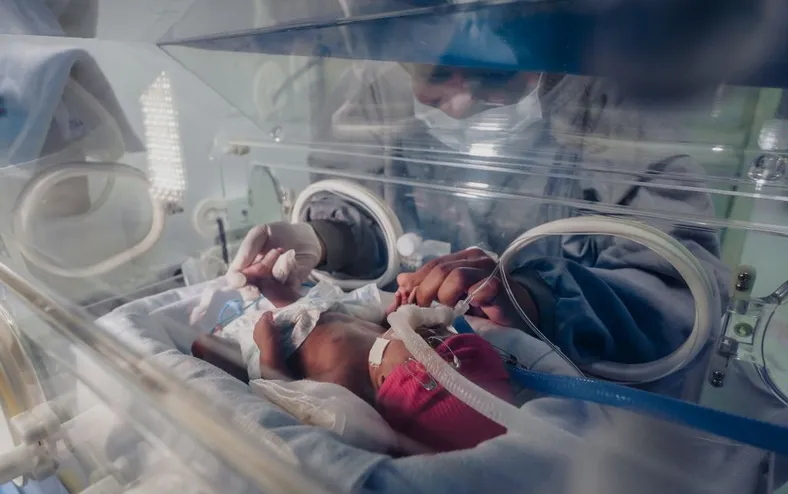 Composto plástico pode ter ligação com 2 milhões de partos prematuros - Imagem