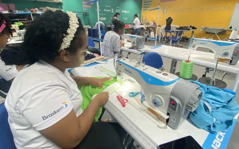 De aluno ao mercado: curso gratuito na Cidade Baixa transforma vidas através da moda - Imagem