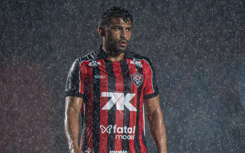 Em baixa: Ronald perde espaço no Vitória e acumula sequência sem jogar - Imagem