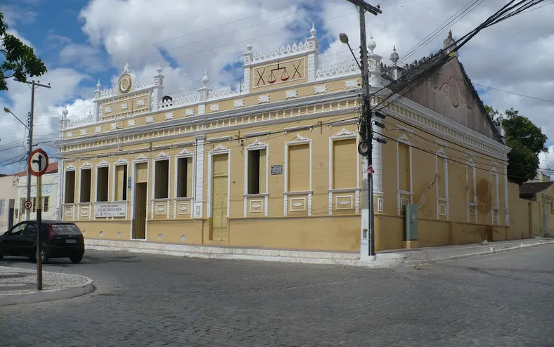 Empresa de servidora é acusada de receber R$ 144 mil de prefeitura baiana - Imagem