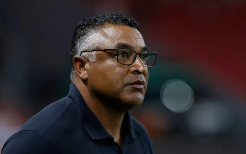 Ex-Bahia, técnico do São Paulo vê o Vitória dominado no Barradão - Imagem