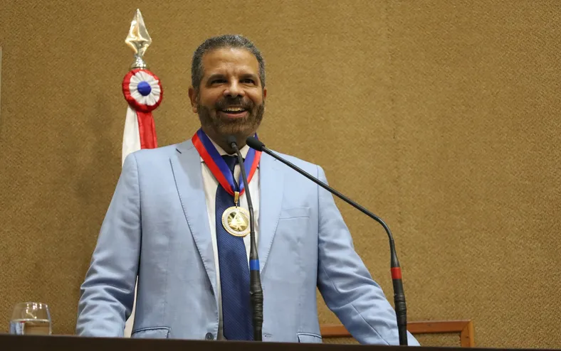 Ex-secretário da Administração é agraciado com a Comenda 2 de Julho - Imagem