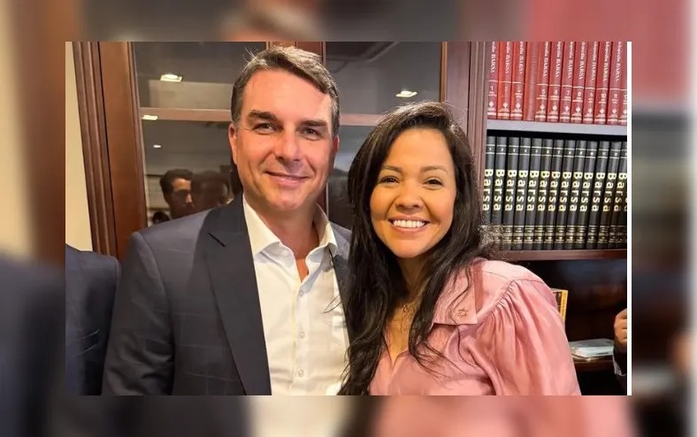 Flávio Bolsonaro pode ter vereadora mais votada do Nordeste como vice - Imagem