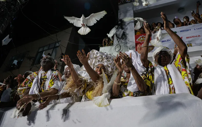 História do Ilê Aiyê: livro reúne mais de 200 composições do bloco afro - Imagem