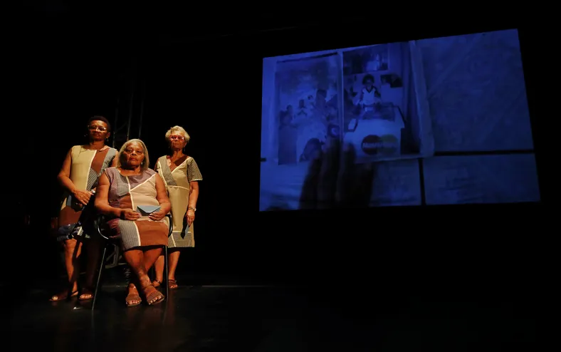 Histórias reais de mulheres viram espetáculo emocionante em Salvador - Imagem