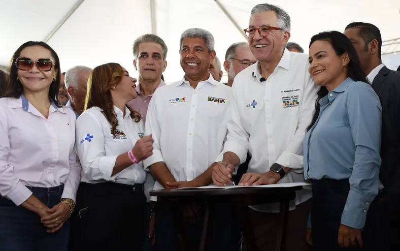 Jerônimo quer Lula no início da operação do VLT: “Fiz o convite” - Imagem