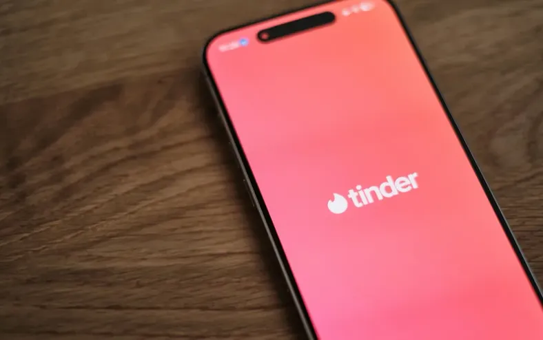 Justiça determina que app de namoro reative perfil com 55 mil matches - Imagem