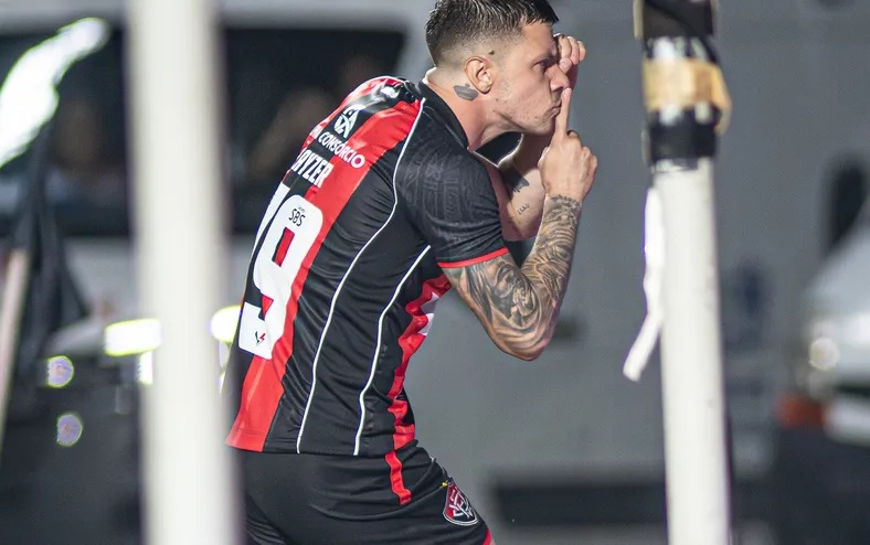 Kayzer critica "energia ruim" da internet e avalia dupla com Renê - Imagem