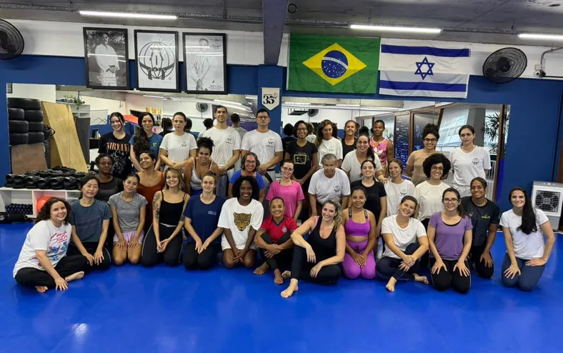 Krav Maga reúne mulheres em seminário de defesa pessoal em Salvador - Imagem
