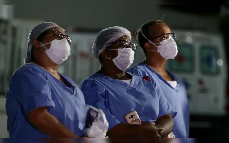 Livro reúne bastidores da pandemia em Salvador e resgata histórias da linha de frente da Covid-19 - Imagem