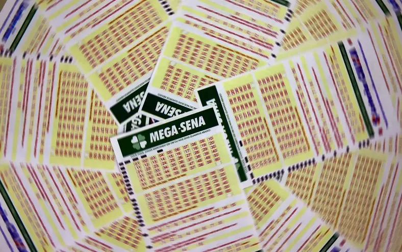 Mega-Sena acumula e prêmio estimado chega a R$ 52 milhões - Imagem