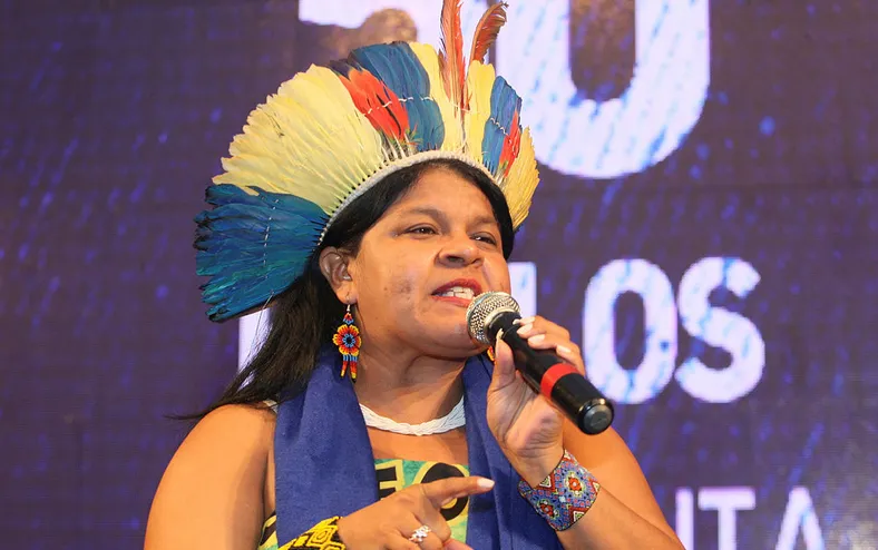 Ministra Sônia Guajajara é internada em UTI para tratar infecção - Imagem