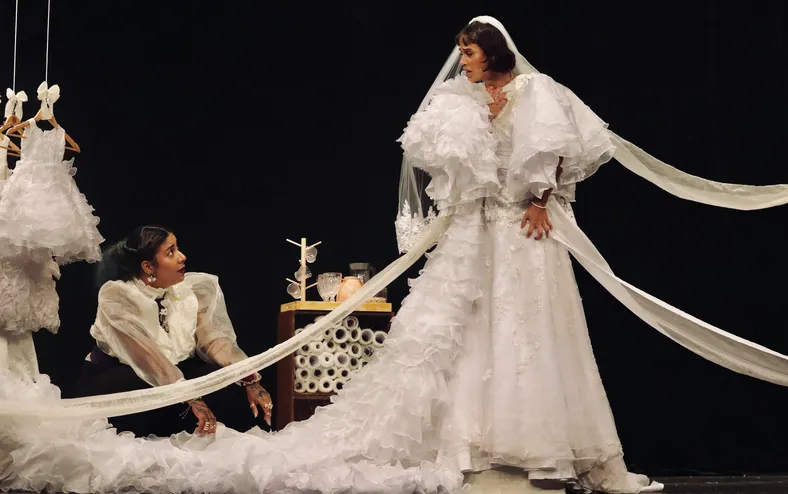 Muito além do casamento: espetáculo em Salvador questiona papéis femininos - Imagem