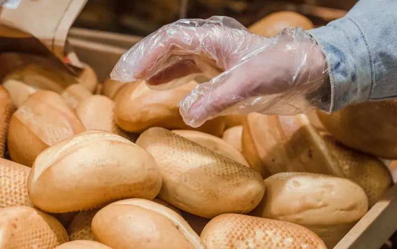 Pão de sal pode causar câncer? Estudo acende alerta sobre consumo diário - Imagem