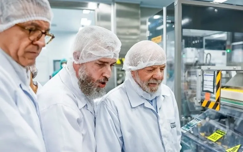 Pioneirismo: Brasil vai produzir insumo essencial para medicamentos - Imagem