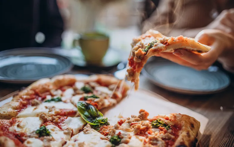Pizza de liquidificador: aprenda a fazer receita prática em minutos - Imagem
