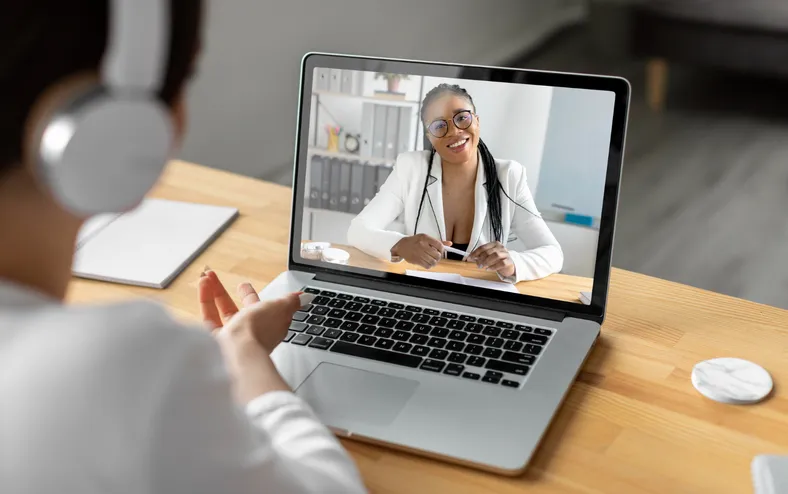 Planserv combate "desertos assistenciais" com foco em cidades-polo e telemedicina - Imagem