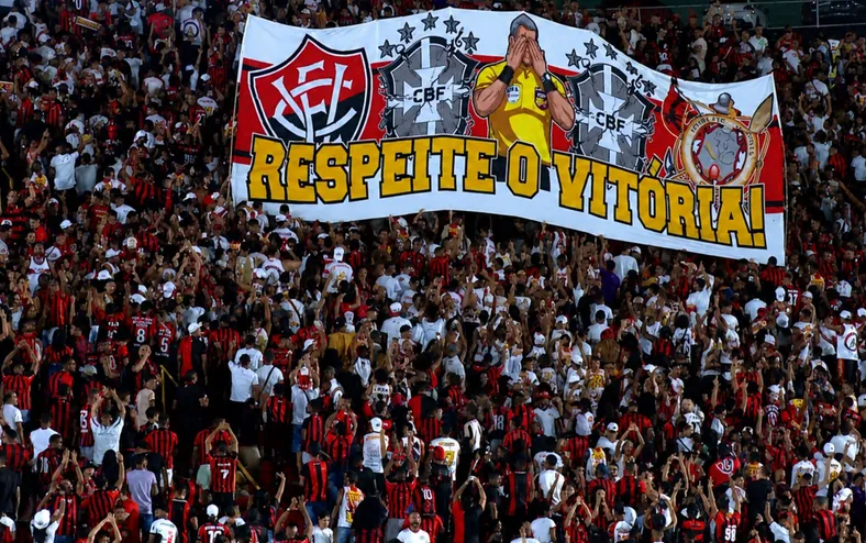Protesto da torcida do Vitória contra a CBF é registrado em súmula - Imagem