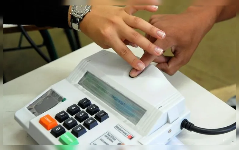 Quem faz 18 anos entre turnos precisa votar? Entenda regra - Imagem