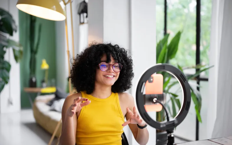 TSE impõe limites a influenciadores nas eleições deste ano - Imagem