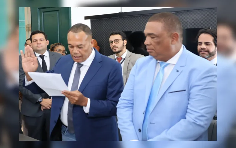 Vereadores assumem mandatos em Salvador após mudanças na Câmara - Imagem