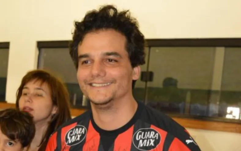 Vitória fará homenagem a Wagner Moura no Barradão contra o Galo - Imagem