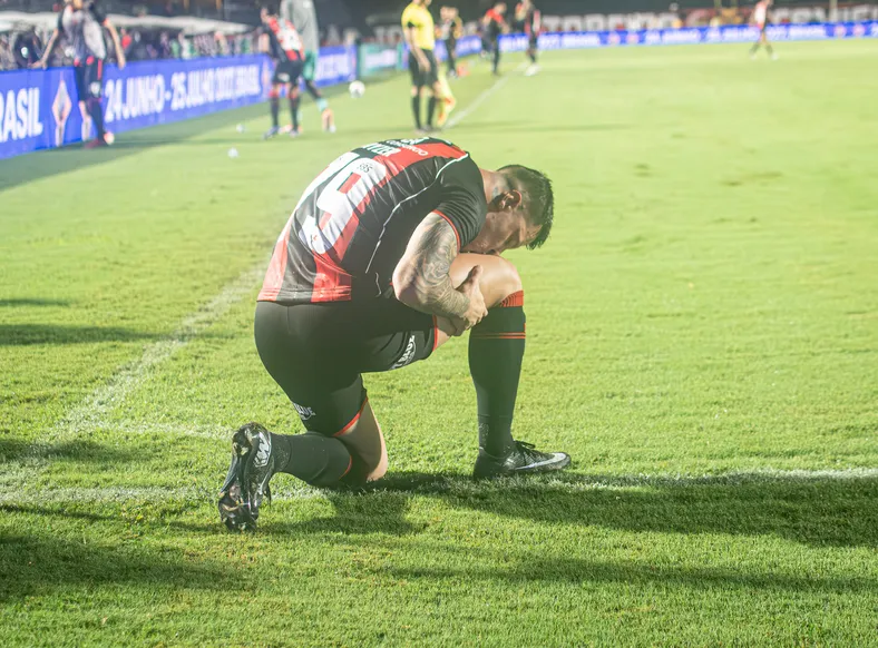 Com decisão próxima, Jair Ventura garante "força máxima" contra o Fluminense - Imagem