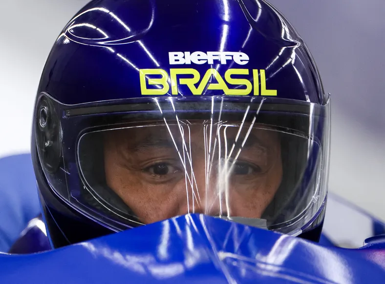 Da Bahia para o gelo: lenda do bobsled revela bastidores da carreira - Imagem