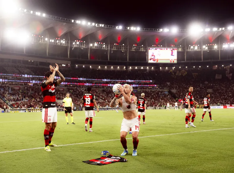 Entre o passe e o lançamento: dois caminhos para vencer - Imagem