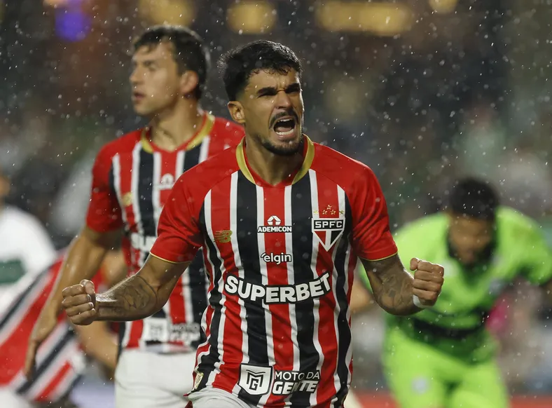 Ex-Bahia, Cauly marca primeiro gol pelo São Paulo e é herói no Brasileirão - Imagem