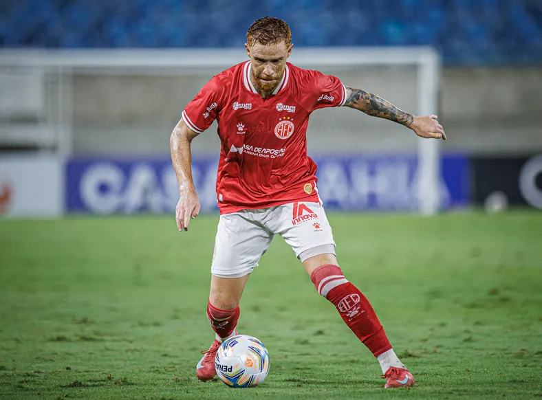 Ex-Bahia e Palmeiras, volante Souza anuncia aposentadoria aos 38 anos - Imagem