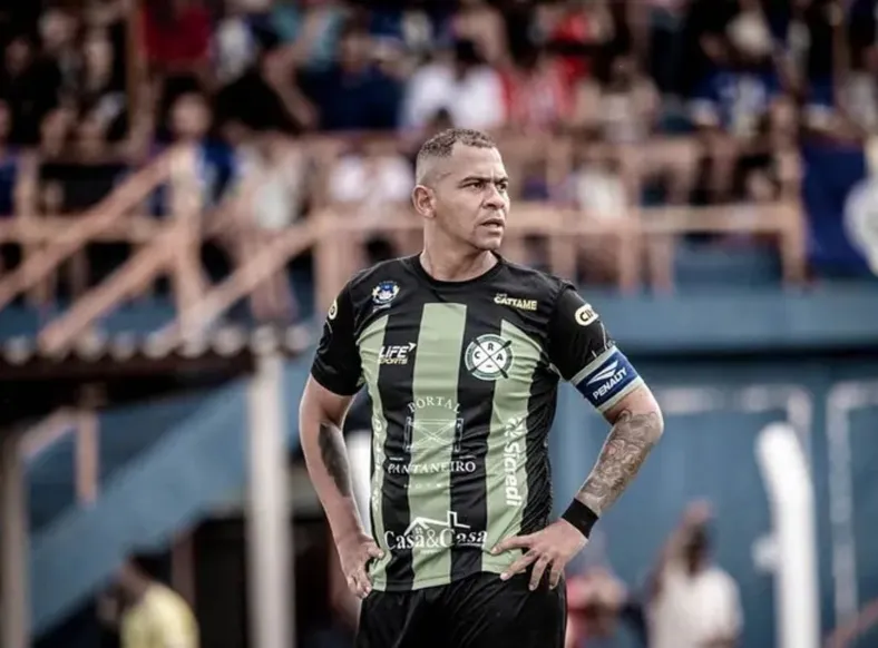 Ex-Vitória define novo clube após passagem na Bahia aos 36 anos - Imagem