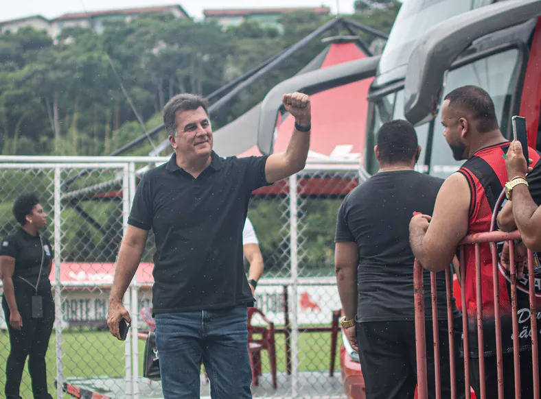 Fábio Mota se revolta após derrota polêmica: “Respeitem o Vitória” - Imagem