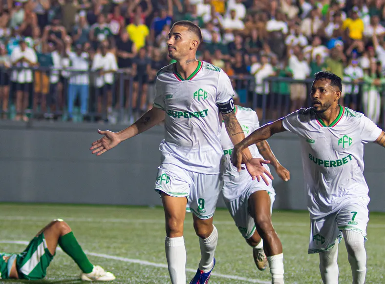 Feira FC estreia com goleada, empolga torcida e faz cidade sonhar alto - Imagem