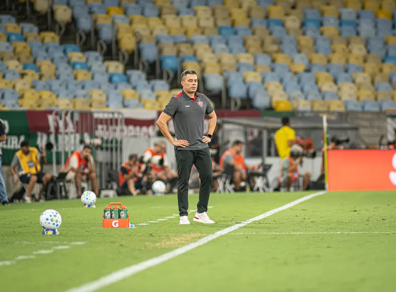 Jair Ventura esquenta duelo com o Flamengo: "Espero arbitragem justa" - Imagem