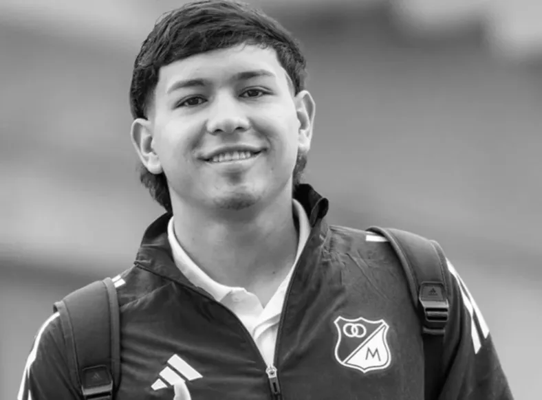 Jovem promessa de 18 anos morre após passar mal em campo - Imagem