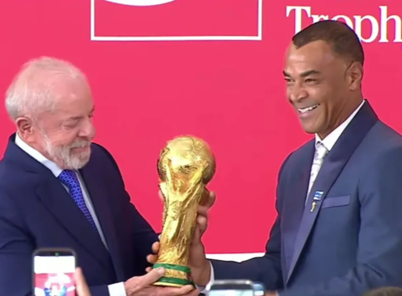 Recado a Neymar? Lula avisa que Seleção não terá convocação "por nome" - Imagem