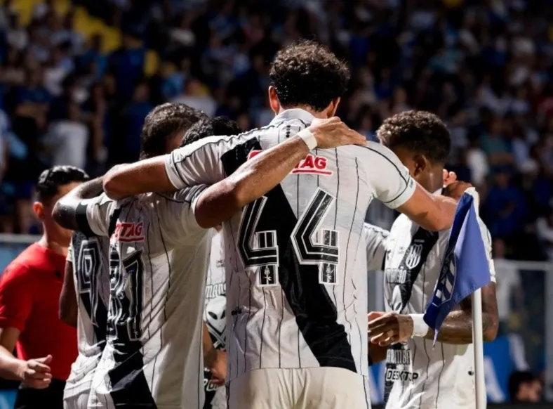 Time da Série B abandona hotel em protesto por salários atrasados - Imagem
