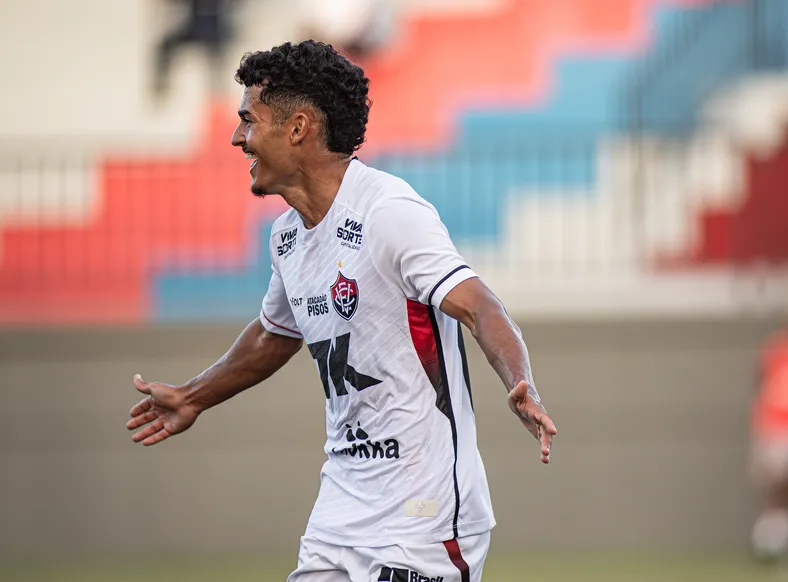 Vitória encaminha empréstimo de promessa da base para time da Série C - Imagem