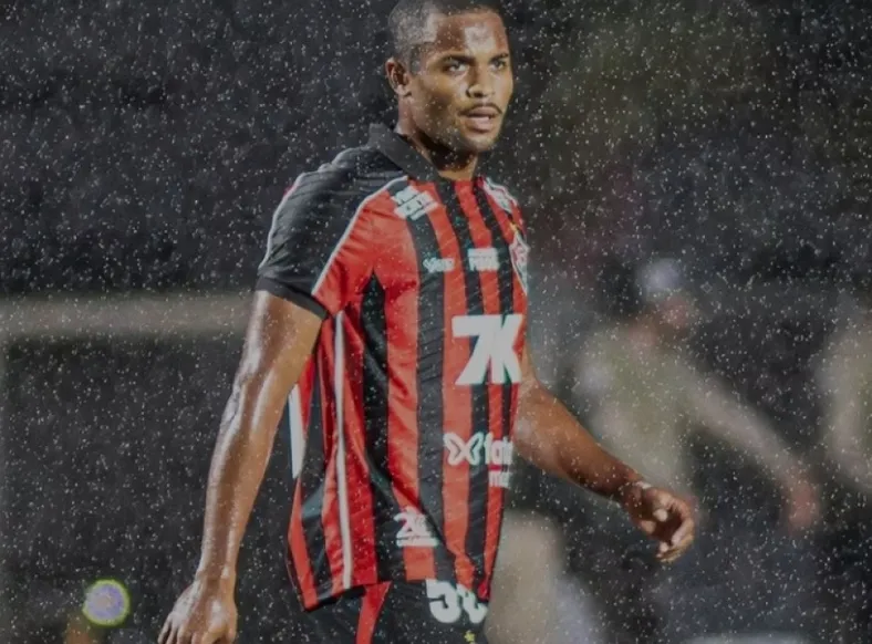 Vitória renova com lateral-direito e o empresta a clube da Série D - Imagem