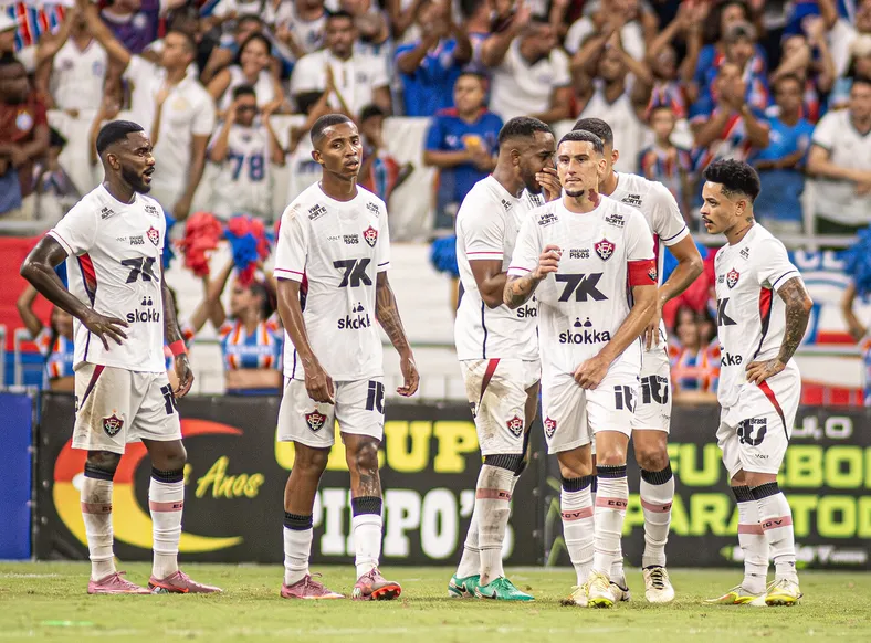 Vitória terá reforços na defesa e meio-campo para o BaVi desta quarta - Imagem