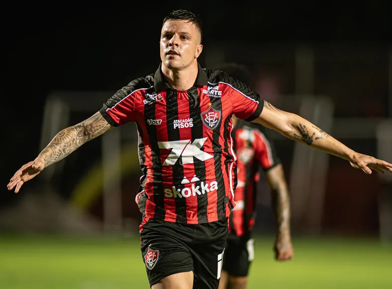 Vitória terá retornos de Baralhas e Renato Kayzer contra o Ceará - Imagem